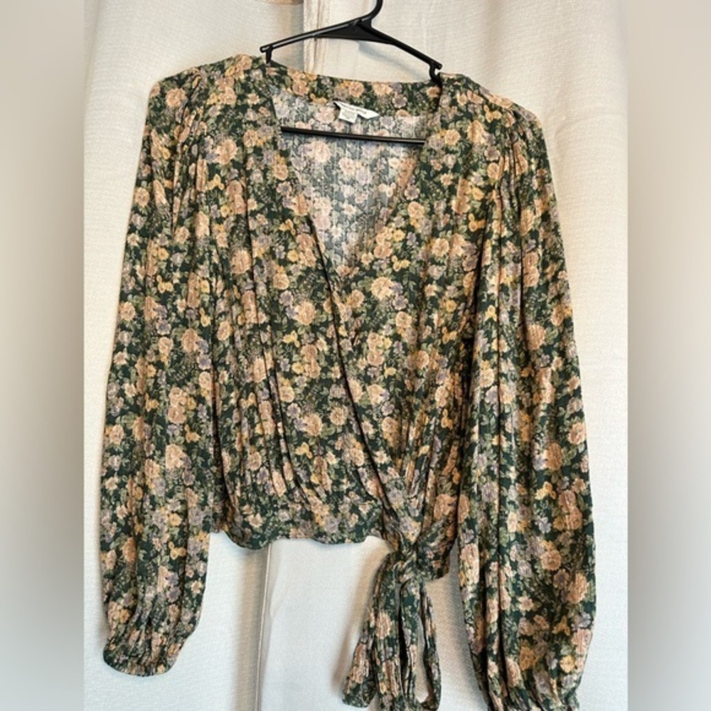American Eagle Floral Wrap Top Green Long Sleeve Smocked Blouse Small